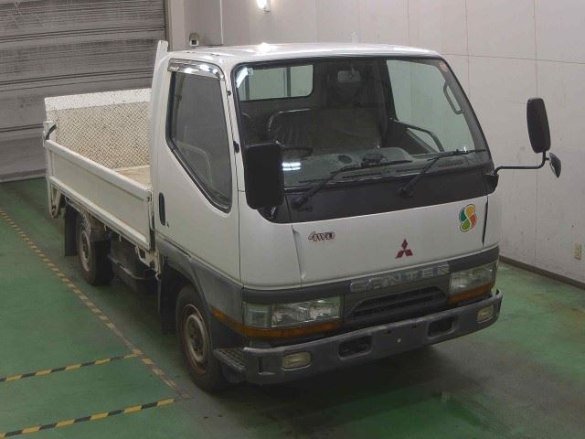 MITSUBISHI CANTER — фото