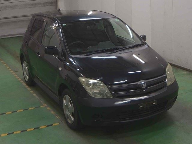 TOYOTA IST