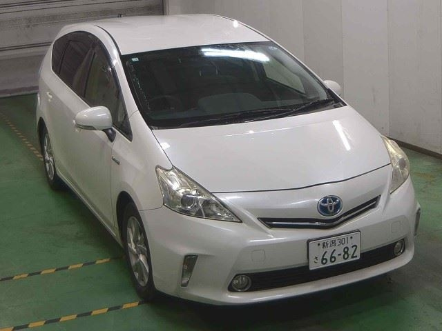 TOYOTA PRIUS — фото