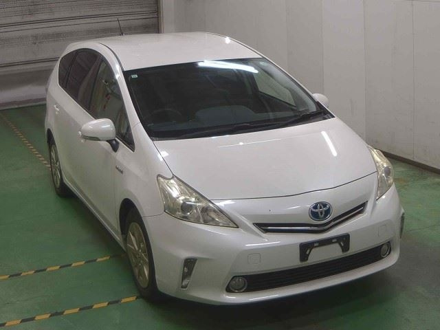 TOYOTA PRIUS — фото