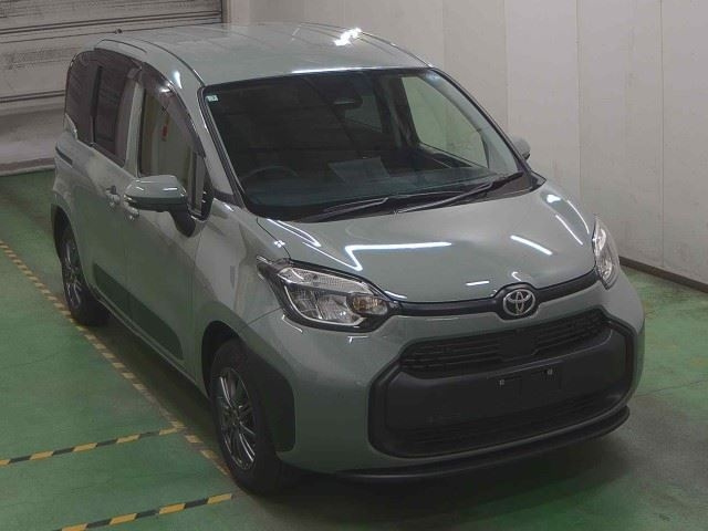TOYOTA SIENTA — фото