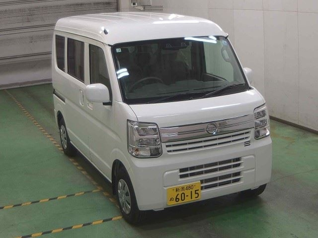 NISSAN CLIPPER VAN