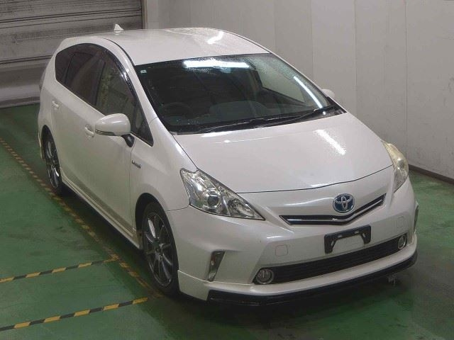 TOYOTA PRIUS — фото