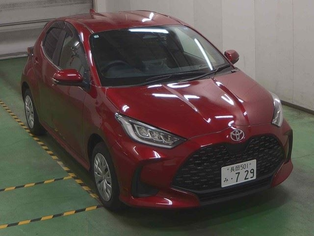 TOYOTA YARIS — фото