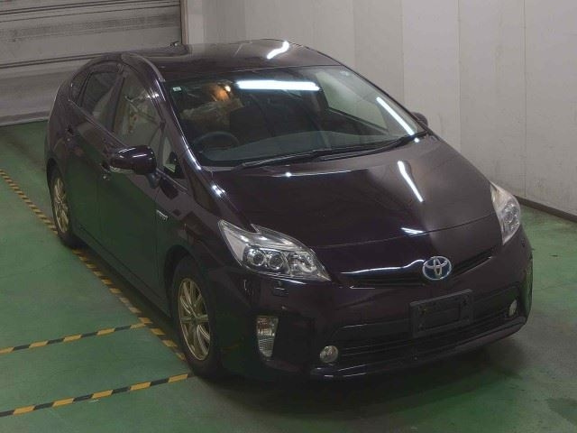 TOYOTA PRIUS — фото