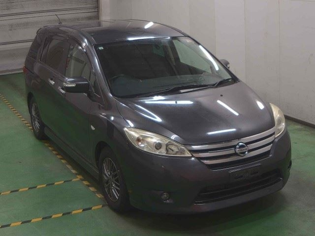 NISSAN LAFESTA — фото