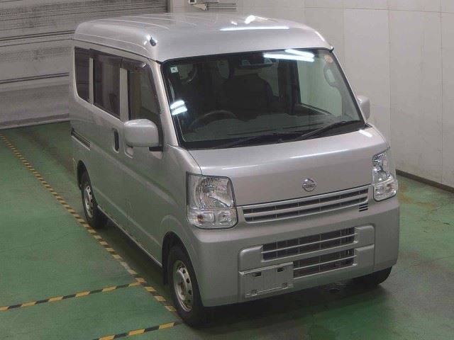 NISSAN CLIPPER — фото