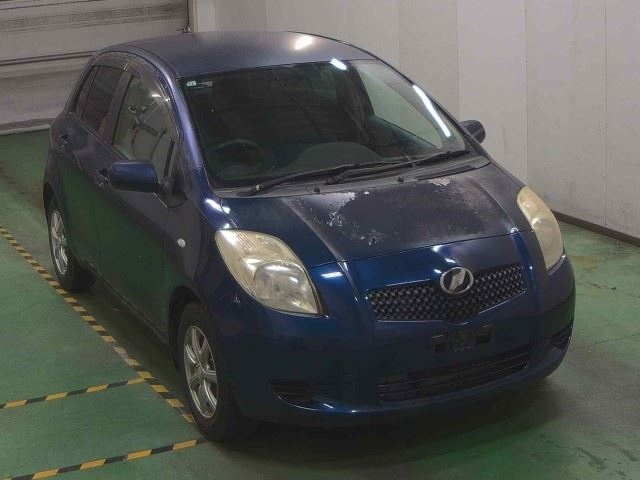 TOYOTA VITZ — фото