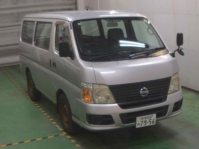 NISSAN CARAVAN — фото