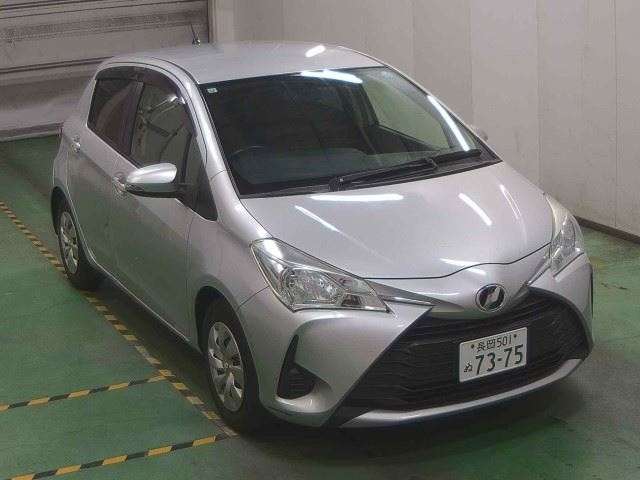 TOYOTA VITZ — фото