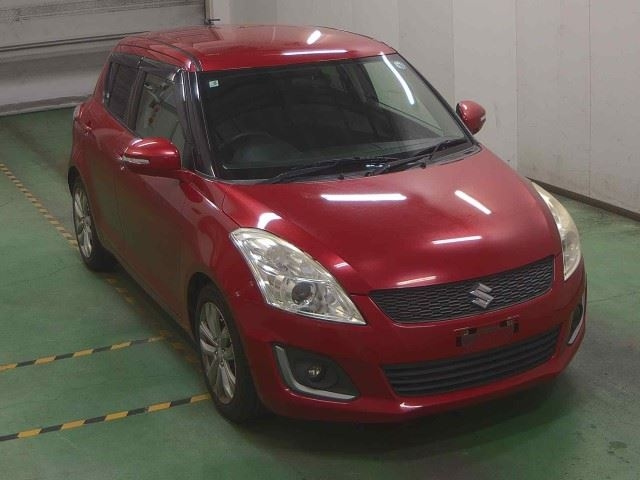 SUZUKI SWIFT — фото