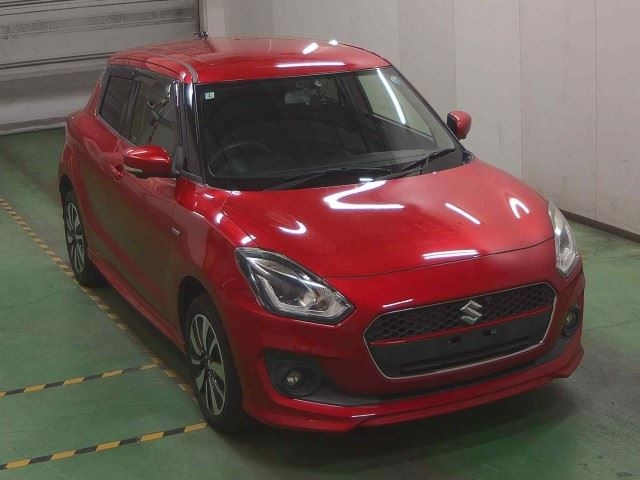 SUZUKI SWIFT — фото