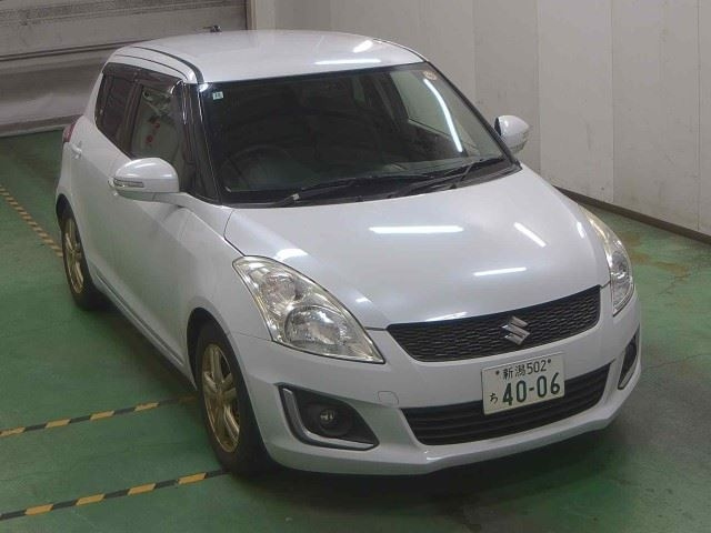 SUZUKI SWIFT — фото