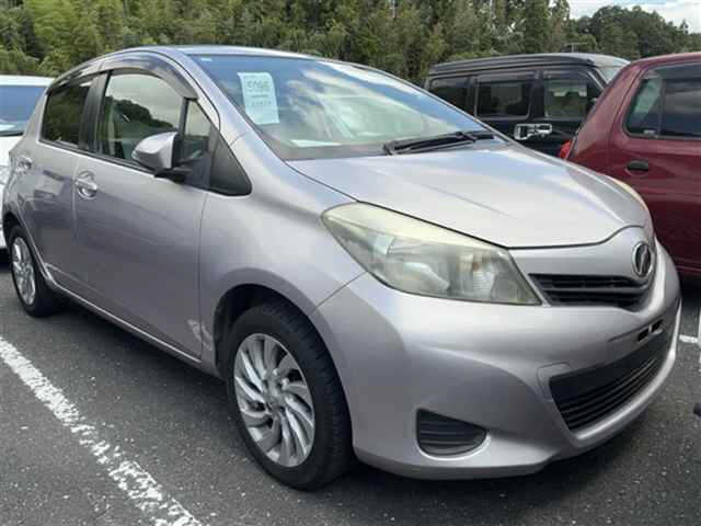 TOYOTA VITZ — фото