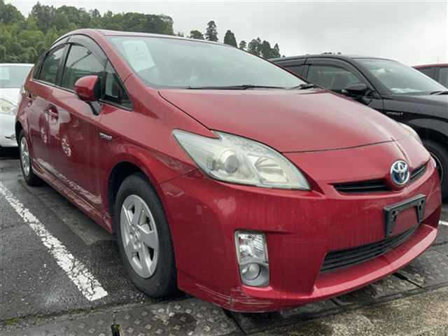 TOYOTA PRIUS — фото