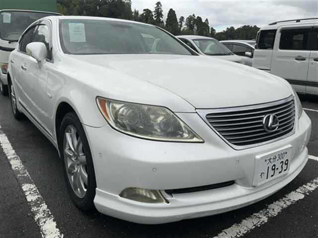 LEXUS LS — фото