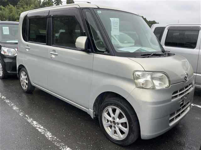 DAIHATSU TANTO — фото