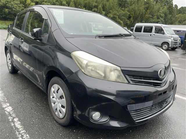 TOYOTA VITZ — фото