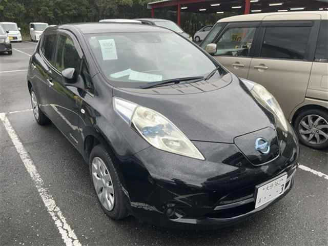 NISSAN LEAF — фото