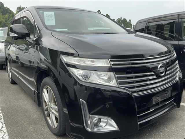 NISSAN ELGRAND — фото