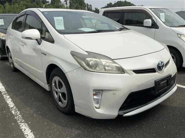 TOYOTA PRIUS — фото