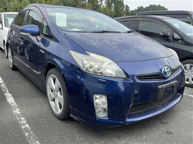 TOYOTA PRIUS — фото