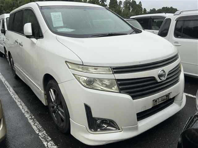 NISSAN ELGRAND — фото