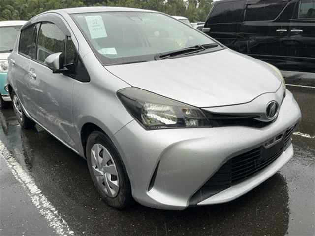 TOYOTA VITZ — фото