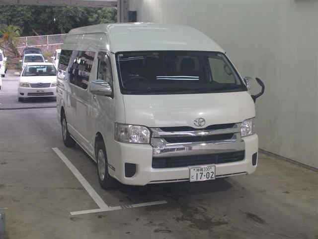 TOYOTA HIACE — фото