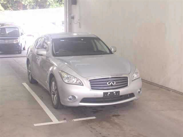 NISSAN FUGA