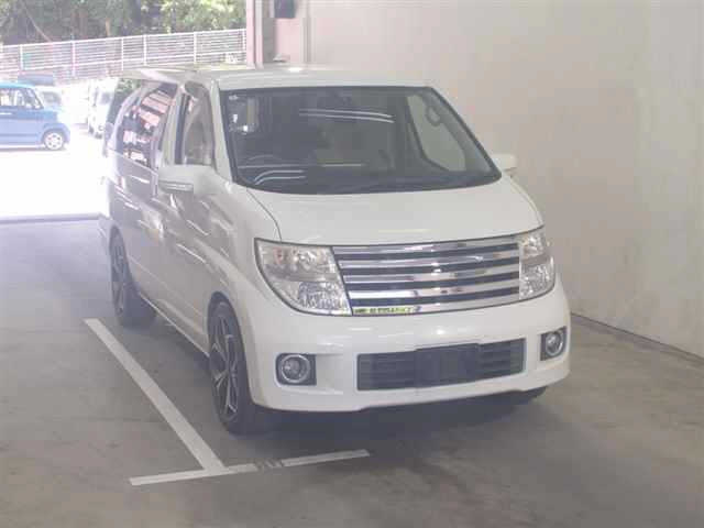 NISSAN ELGRAND — фото