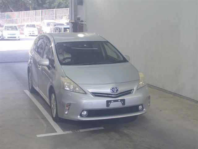 TOYOTA PRIUS — фото