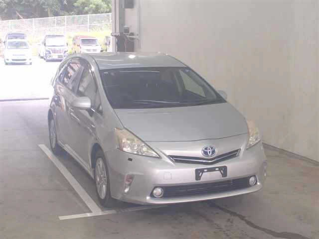 TOYOTA PRIUS — фото