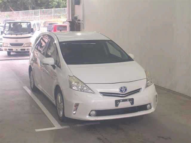 TOYOTA PRIUS — фото