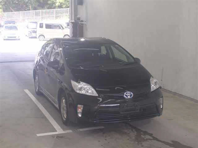 TOYOTA PRIUS — фото