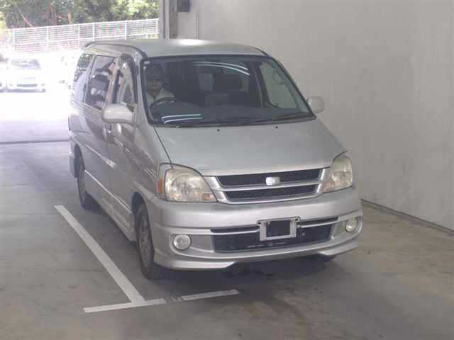 TOYOTA HIACE — фото