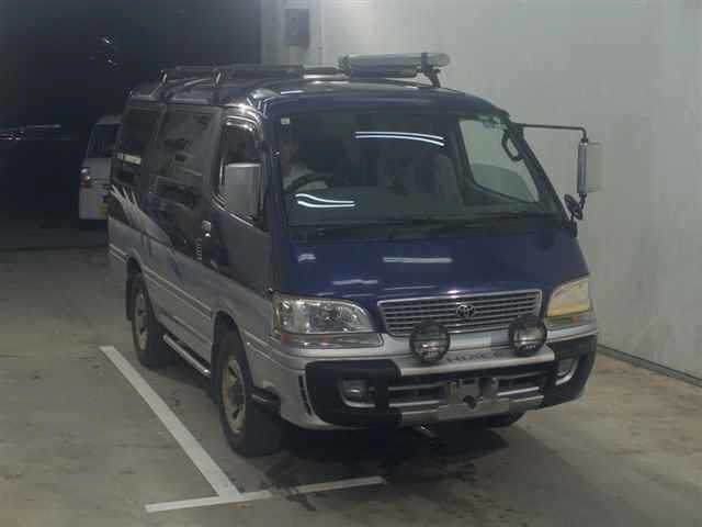 TOYOTA HIACE — фото