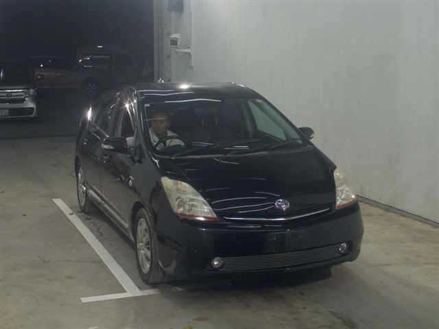 TOYOTA PRIUS — фото