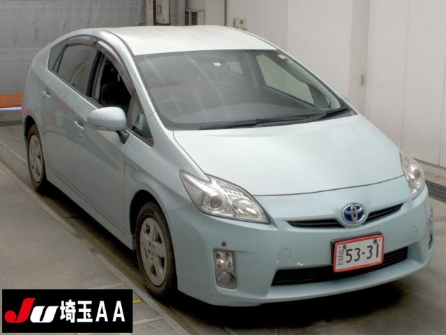 TOYOTA PRIUS — фото