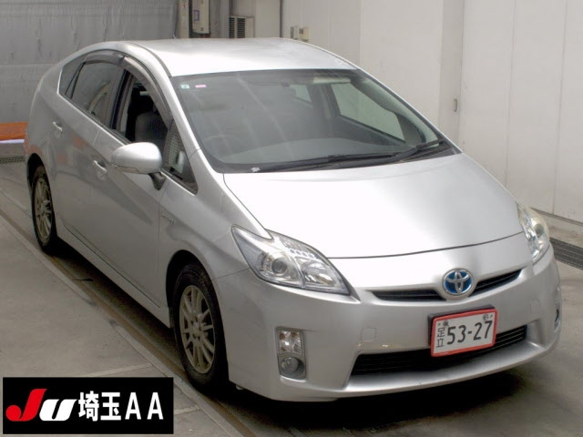 TOYOTA PRIUS — фото