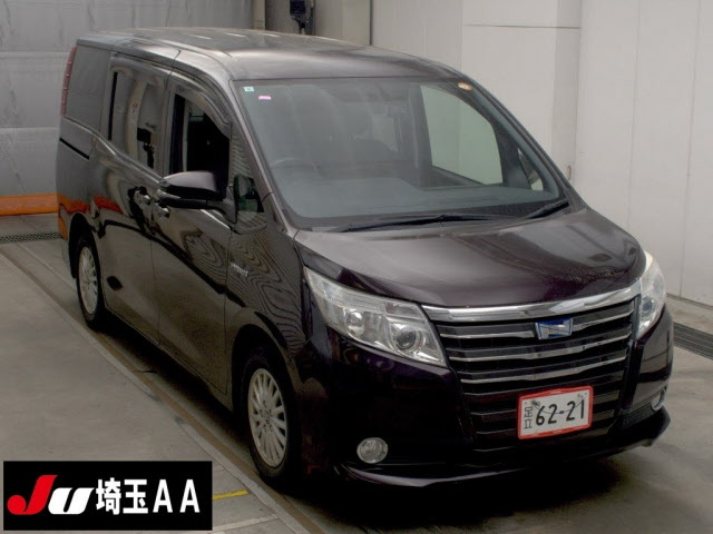 TOYOTA NOAH — фото
