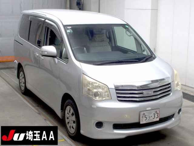 TOYOTA NOAH — фото