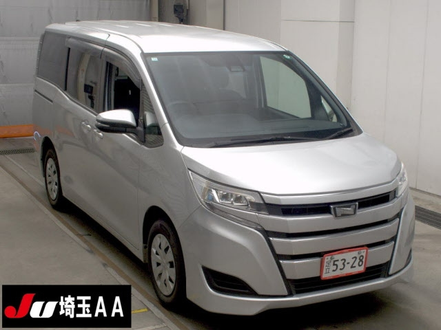 TOYOTA NOAH — фото