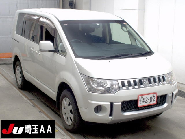MITSUBISHI DELICA — фото