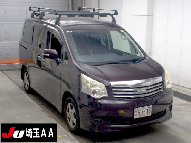 TOYOTA NOAH — фото