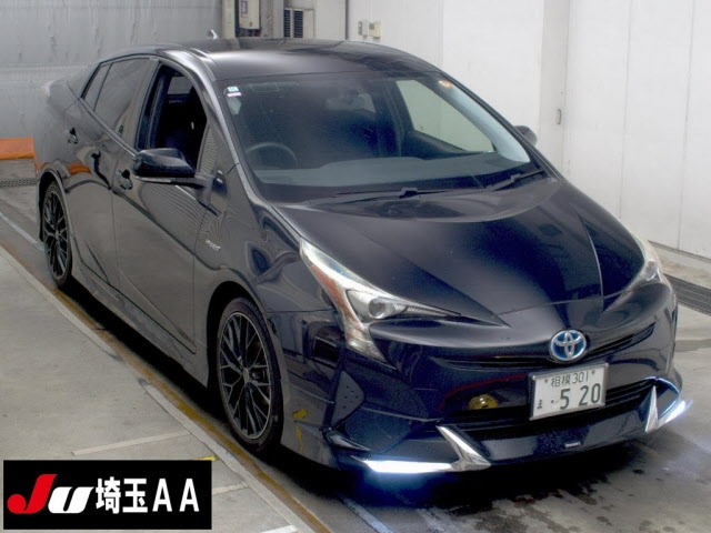 TOYOTA PRIUS — фото