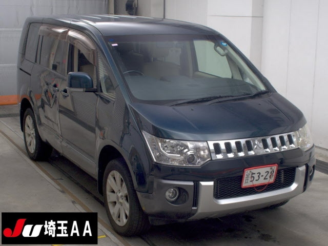 MITSUBISHI DELICA D5