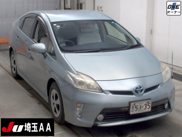 TOYOTA PRIUS — фото