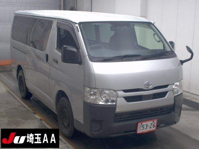 TOYOTA HIACE — фото