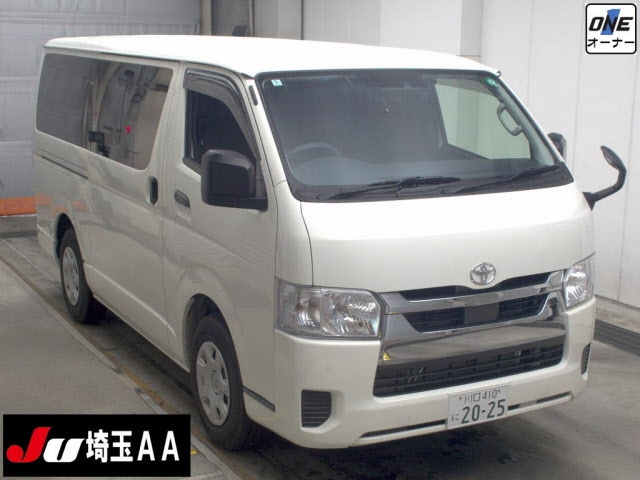 TOYOTA HIACE — фото
